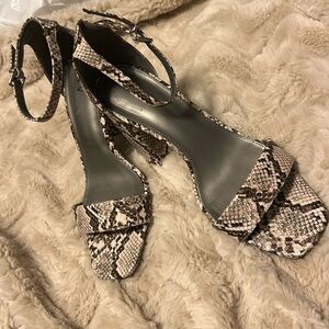Worthington Becklyn Snake Skin Women’s Heels-Sz 9